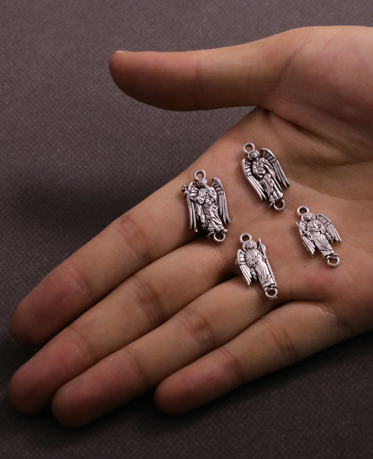 4 ชิ้น Archangel เหรียญคริสเตี - Jewelry Making Michaels บทวิจารณ์และราคา